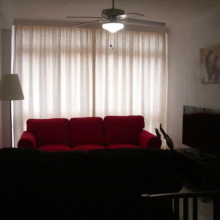 Paseo Maritimo De Poniente Apartment Малага Екстериор снимка