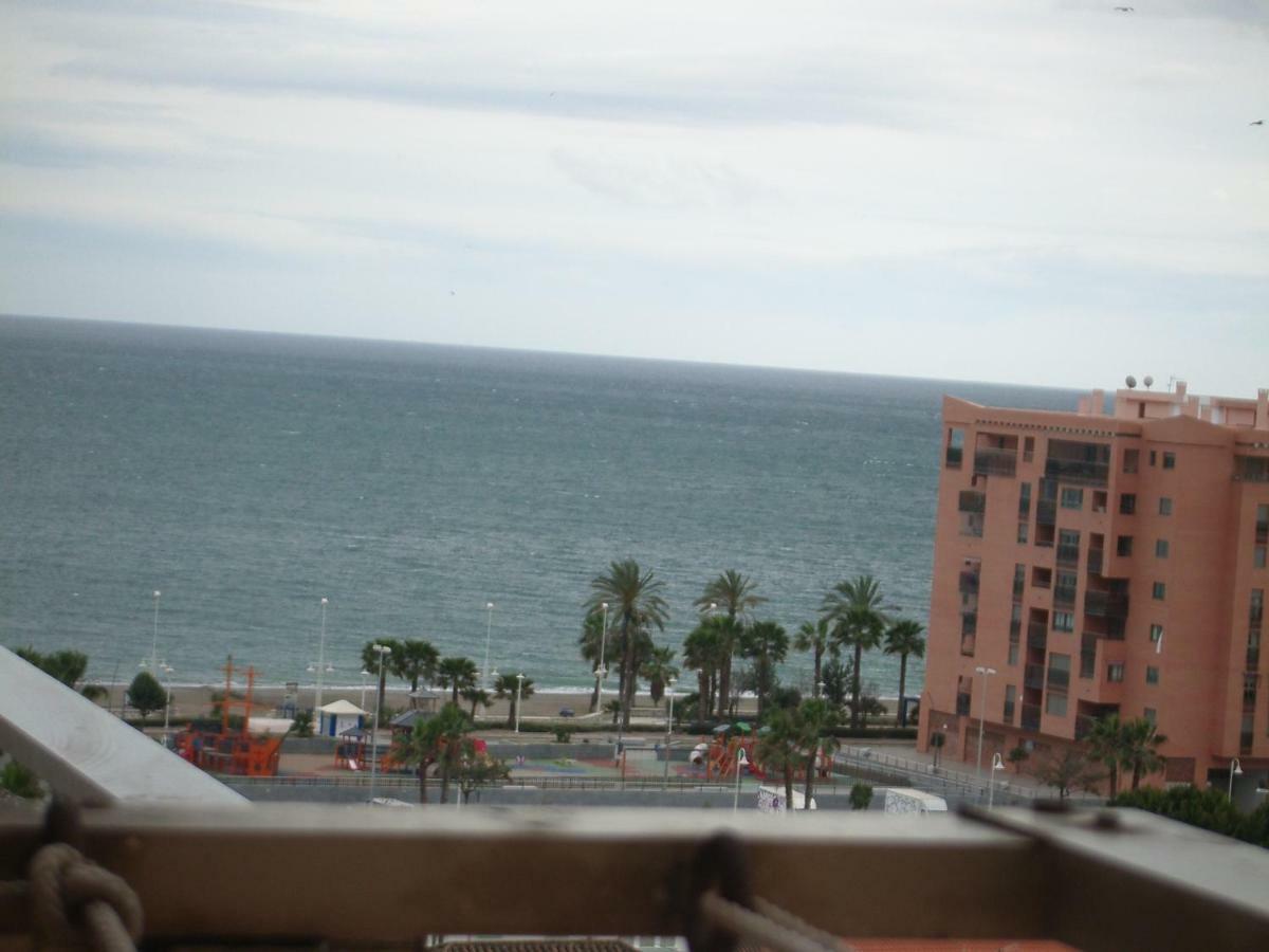 Paseo Maritimo De Poniente Apartment Малага Екстериор снимка
