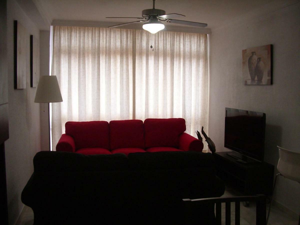 Paseo Maritimo De Poniente Apartment Малага Екстериор снимка