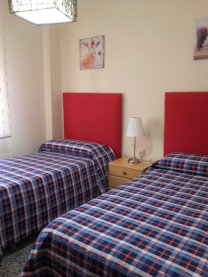 Paseo Maritimo De Poniente Apartment Малага Екстериор снимка