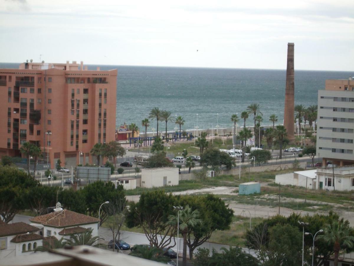 Paseo Maritimo De Poniente Apartment Малага Екстериор снимка