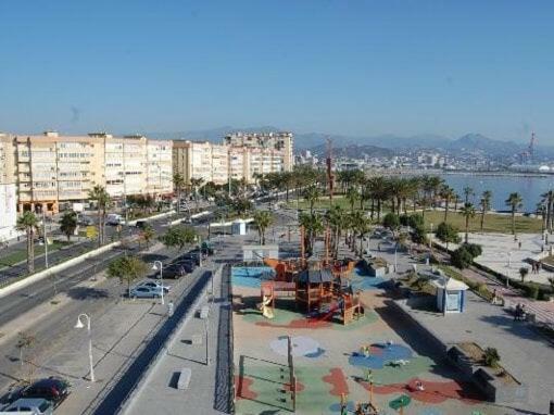 Paseo Maritimo De Poniente Apartment Малага Екстериор снимка