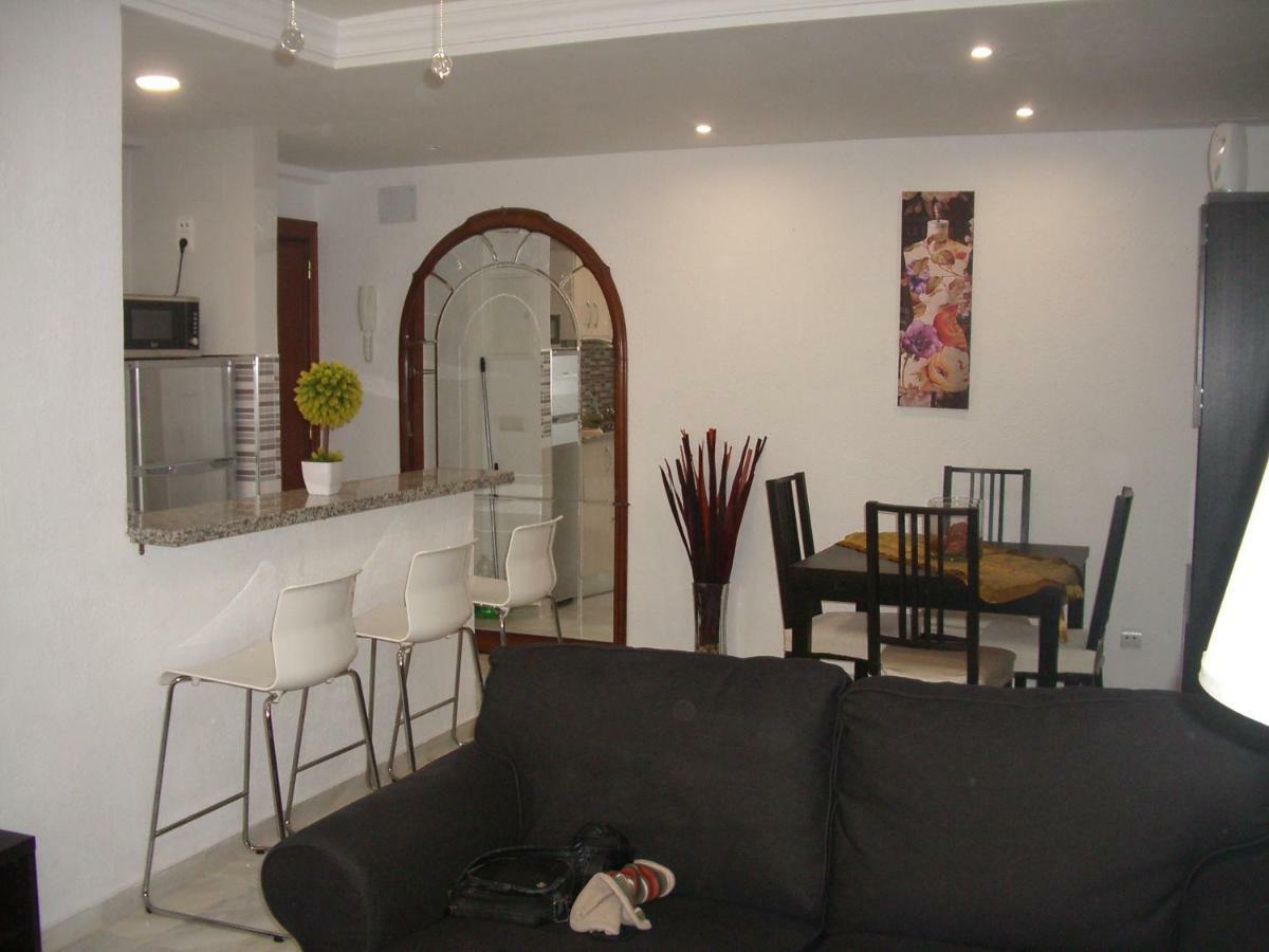 Paseo Maritimo De Poniente Apartment Малага Екстериор снимка